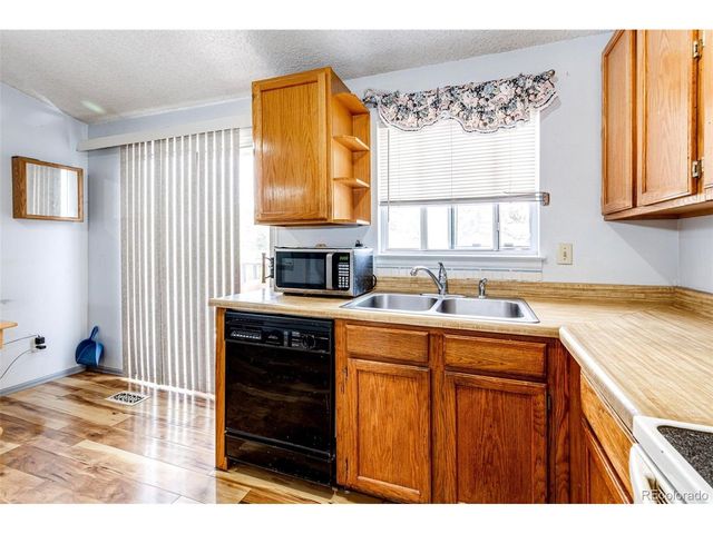 2164 Hackberry Cir, Longmont, CO 80501