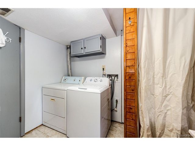 2164 Hackberry Cir, Longmont, CO 80501