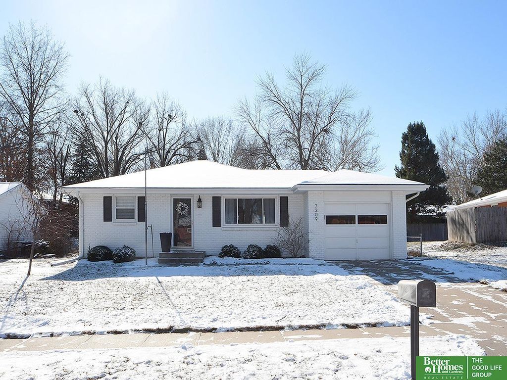7309 S Wedgewood Drive, Lincoln, NE 68510