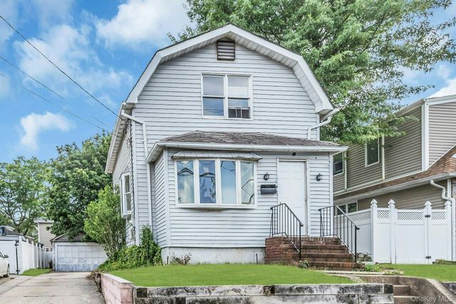 78 McKee Street, Floral Park, NY 11001