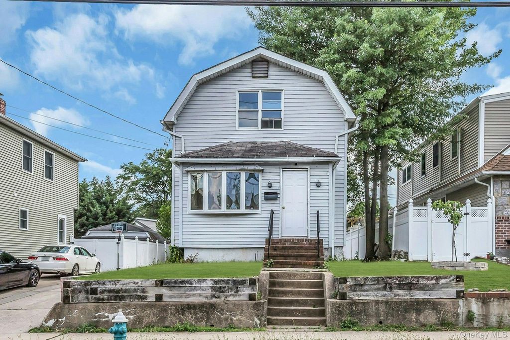 78 McKee Street, Floral Park, NY 11001