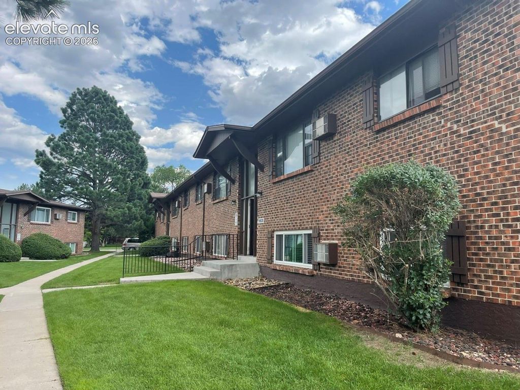 6605 W Dublin Loop 3, Colorado Springs, CO 80918 — exterior
