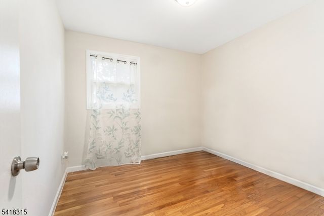 186 Tomahawk Trl, Byram Twp., NJ 07871