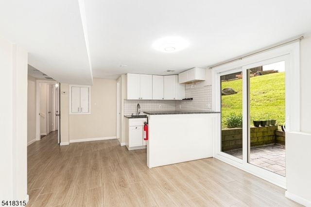 186 Tomahawk Trl, Byram Twp., NJ 07871