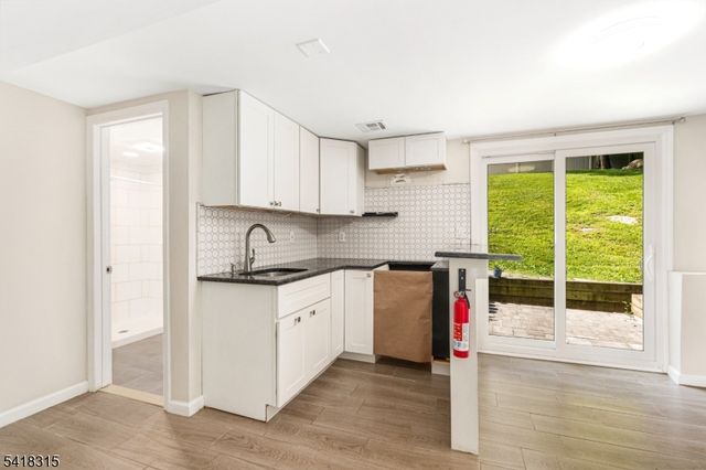 186 Tomahawk Trl, Byram Twp., NJ 07871