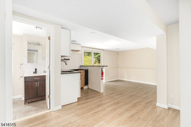 186 Tomahawk Trl, Byram Twp., NJ 07871