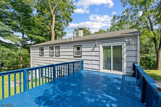 186 Tomahawk Trl, Byram Twp., NJ 07871