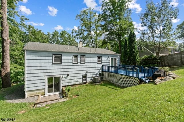 186 Tomahawk Trl, Byram Twp., NJ 07871