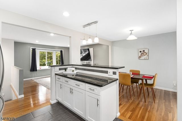 186 Tomahawk Trl, Byram Twp., NJ 07871