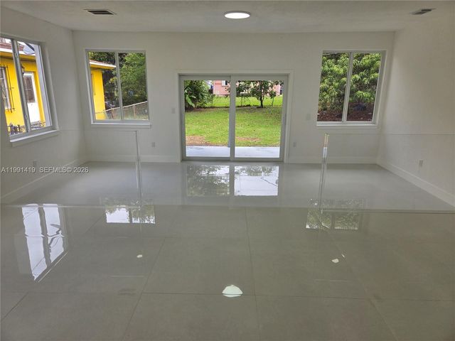 1781 NW 49th St, Miami, FL 33142