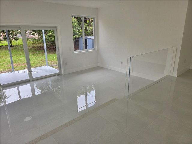 1781 NW 49th St, Miami, FL 33142