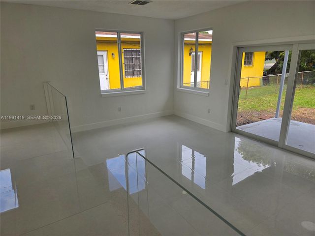 1781 NW 49th St, Miami, FL 33142