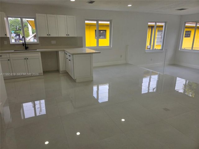 1781 NW 49th St, Miami, FL 33142