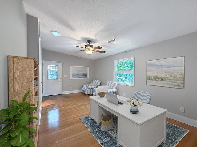 6567 Tahiti Way, Flowery Branch, GA 30542