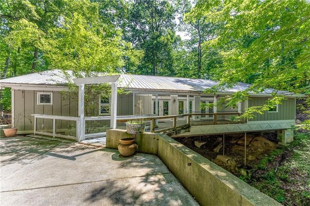 6567 Tahiti Way, Flowery Branch, GA 30542