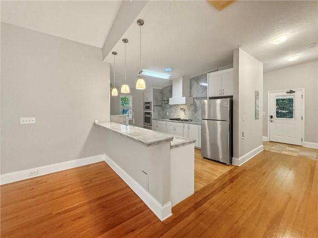 6567 Tahiti Way, Flowery Branch, GA 30542