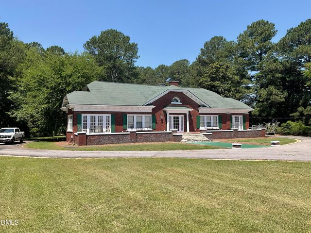 1202 E Cumberland Street, Dunn, NC 28334