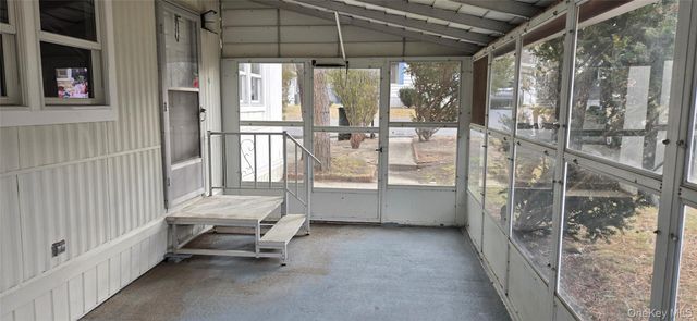 525 Riverleigh Ave Unit 116, Riverhead, NY 11901