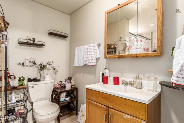 7127 W HOLLY Street, Phoenix, AZ 85035