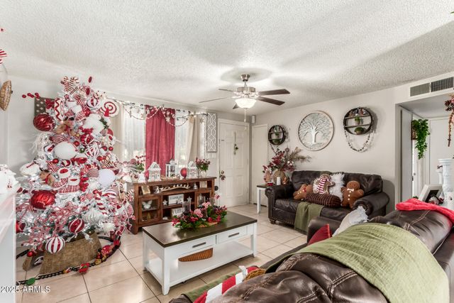 7127 W HOLLY Street, Phoenix, AZ 85035