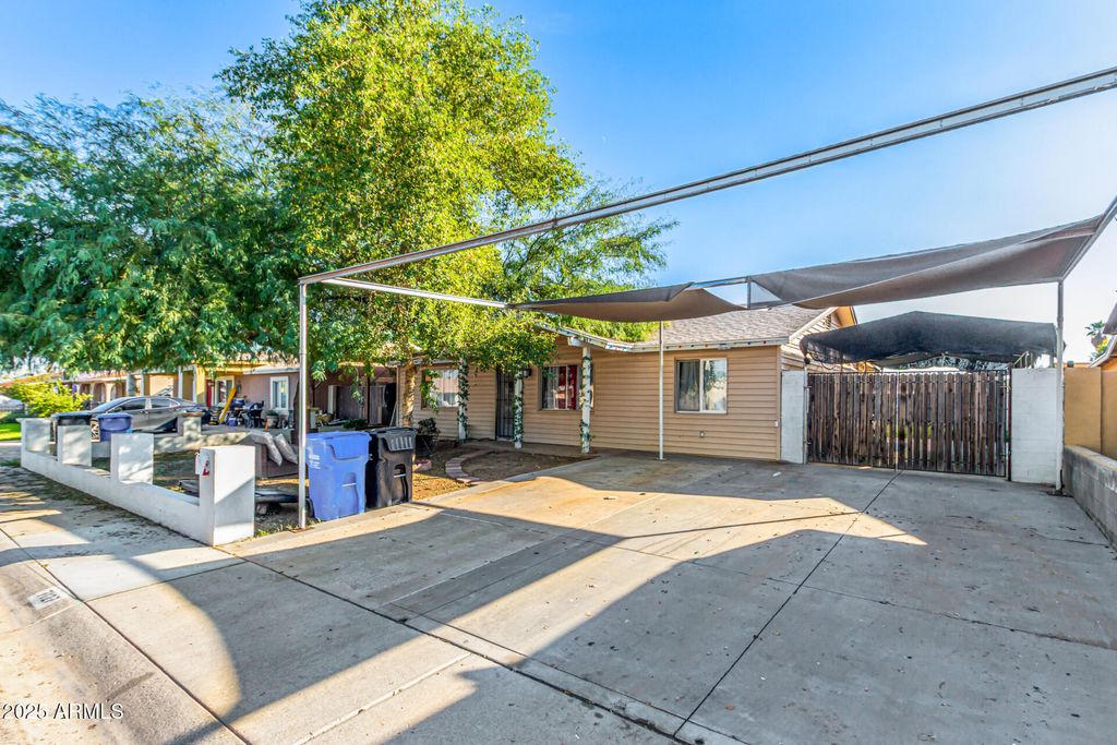 7127 W HOLLY Street, Phoenix, AZ 85035