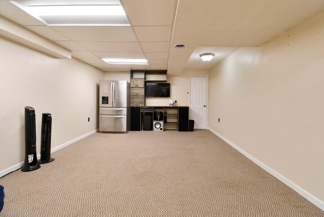 2131 Pepperbush Avenue, Chesterton, IN 46304