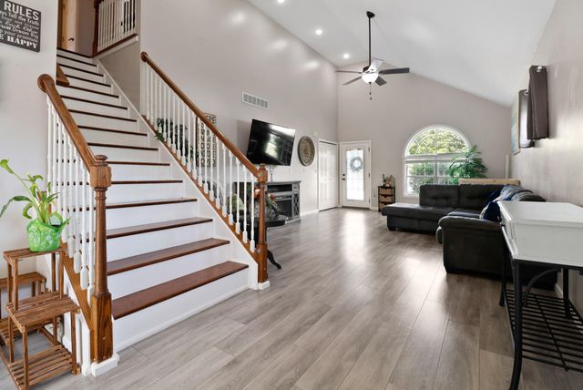 2131 Pepperbush Avenue, Chesterton, IN 46304