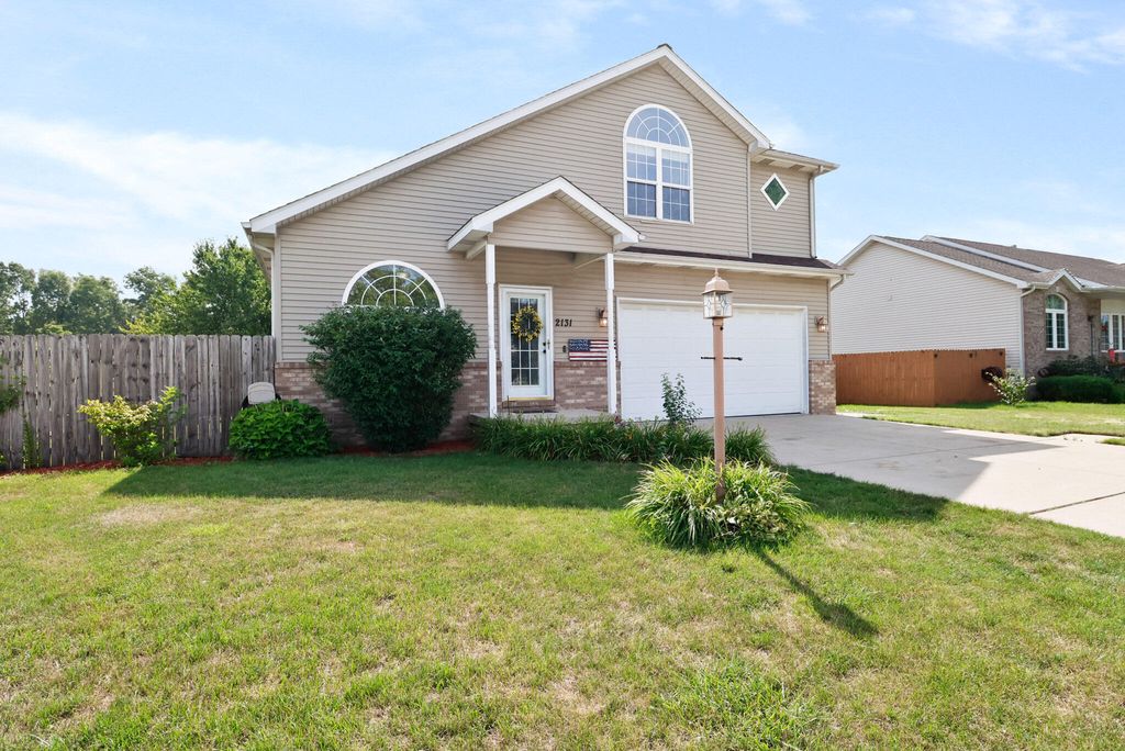 2131 Pepperbush Avenue, Chesterton, IN 46304