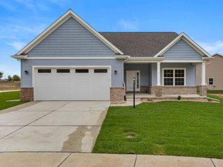 1 Forest Court, Monticello, IL 61856