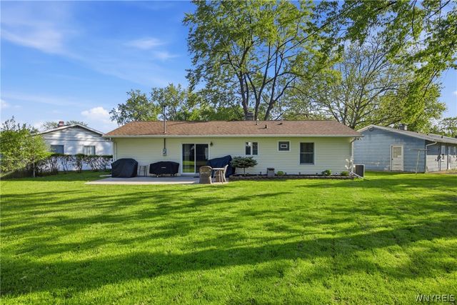 92 Ridgedale Circle, Tonawanda, NY 14150