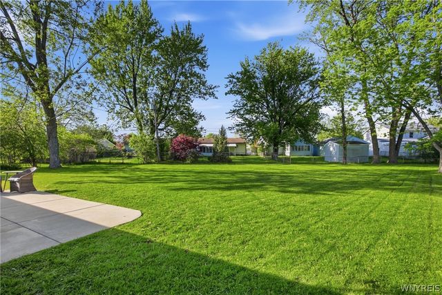 92 Ridgedale Circle, Tonawanda, NY 14150