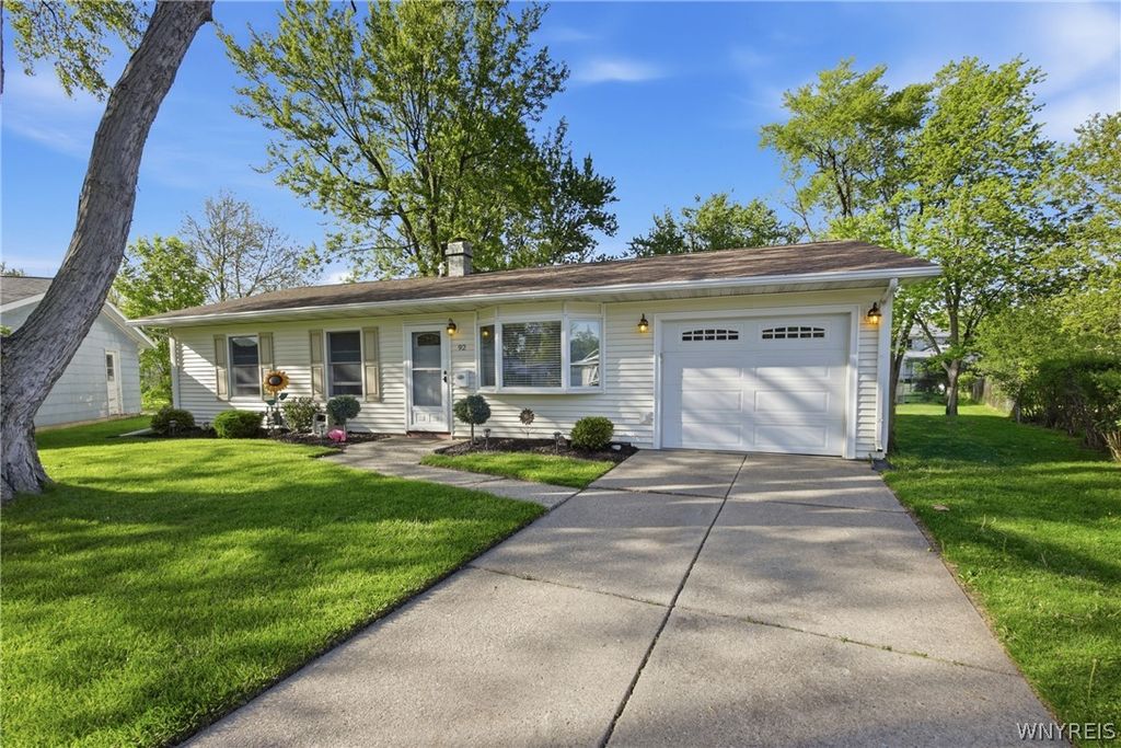 92 Ridgedale Circle, Tonawanda, NY 14150
