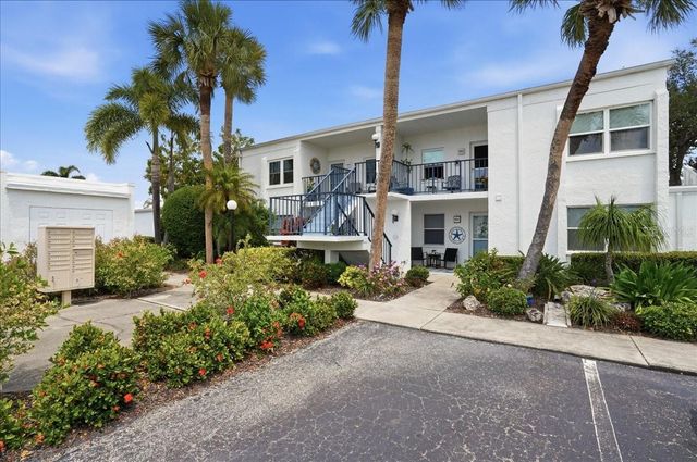 755 VILLAGE CIRCLE 203, Venice, FL 34292