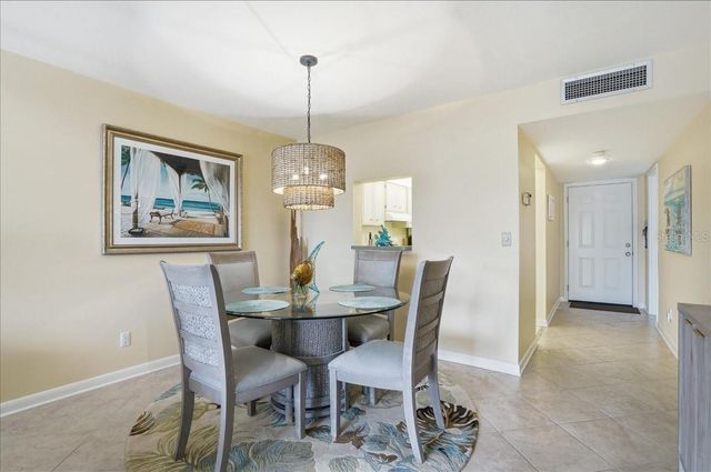 755 VILLAGE CIRCLE 203, Venice, FL 34292