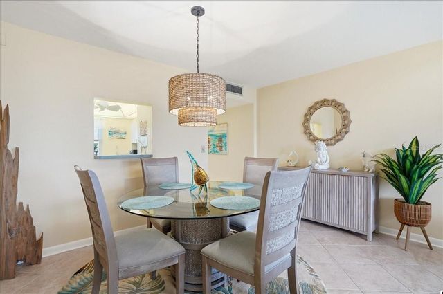 755 VILLAGE CIRCLE 203, Venice, FL 34292