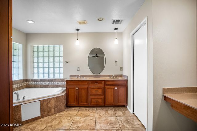 5325 W KINGS Avenue, Glendale, AZ 85306