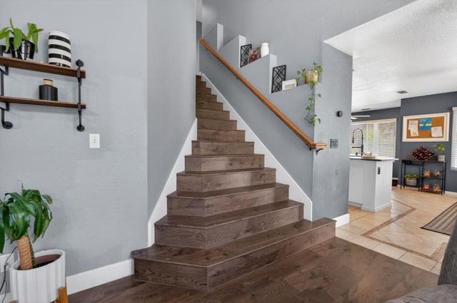 9158 Eastpointe Ct, Elk Grove, CA 95624