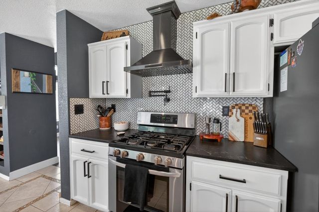 9158 Eastpointe Ct, Elk Grove, CA 95624