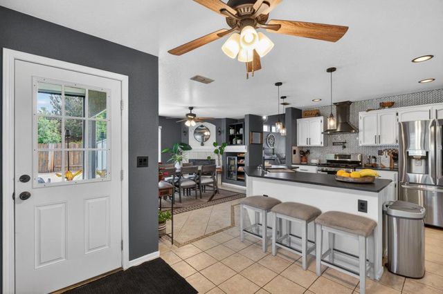 9158 Eastpointe Ct, Elk Grove, CA 95624