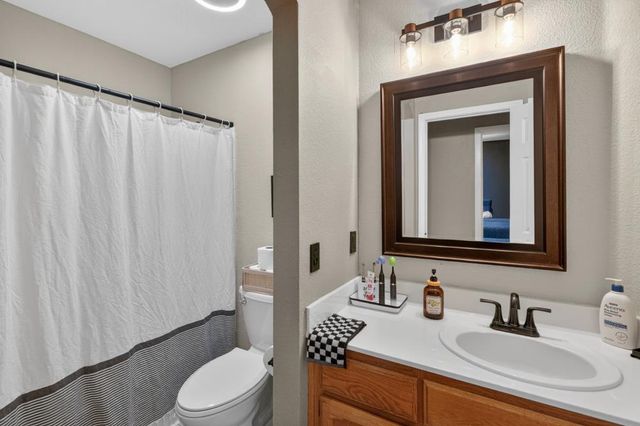 9158 Eastpointe Ct, Elk Grove, CA 95624