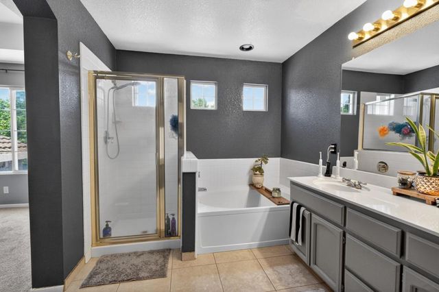 9158 Eastpointe Ct, Elk Grove, CA 95624