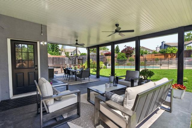 9158 Eastpointe Ct, Elk Grove, CA 95624