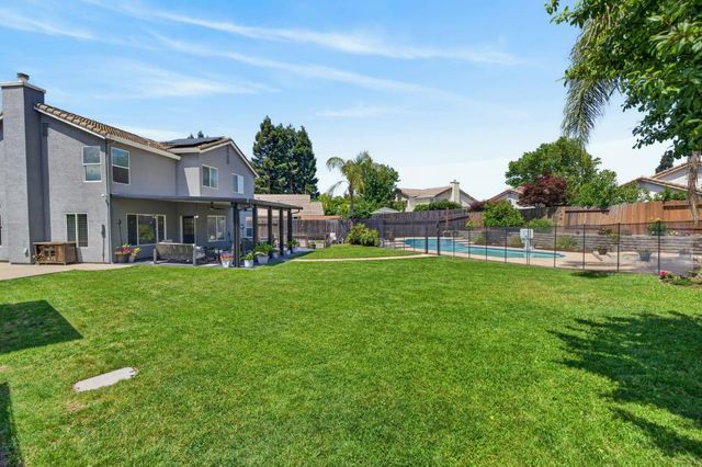 9158 Eastpointe Ct, Elk Grove, CA 95624