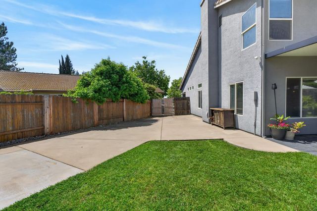 9158 Eastpointe Ct, Elk Grove, CA 95624