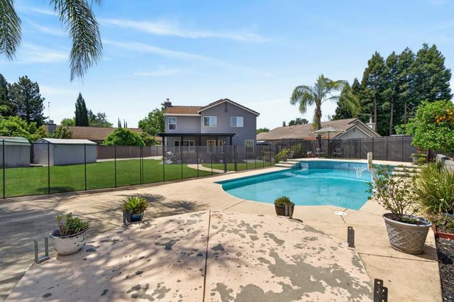 9158 Eastpointe Ct, Elk Grove, CA 95624