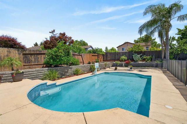 9158 Eastpointe Ct, Elk Grove, CA 95624
