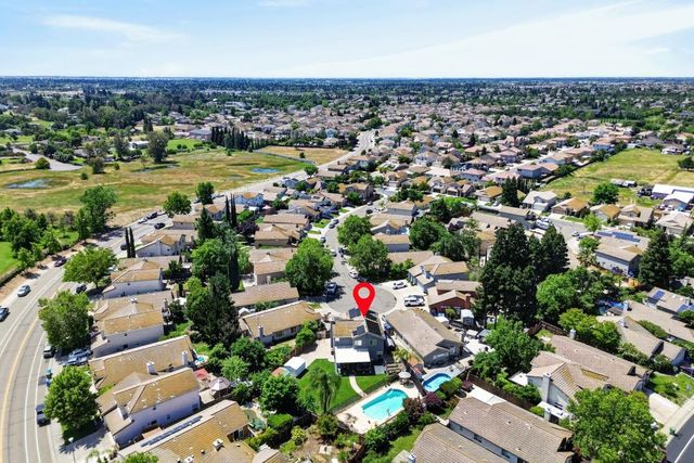 9158 Eastpointe Ct, Elk Grove, CA 95624