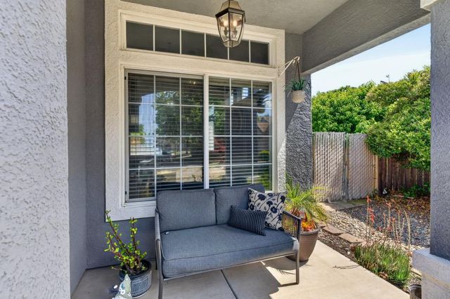 9158 Eastpointe Ct, Elk Grove, CA 95624