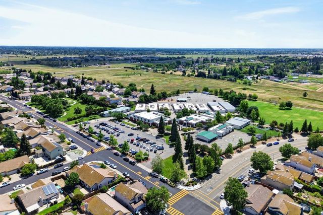 9158 Eastpointe Ct, Elk Grove, CA 95624