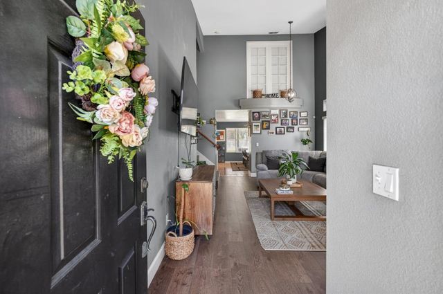 9158 Eastpointe Ct, Elk Grove, CA 95624